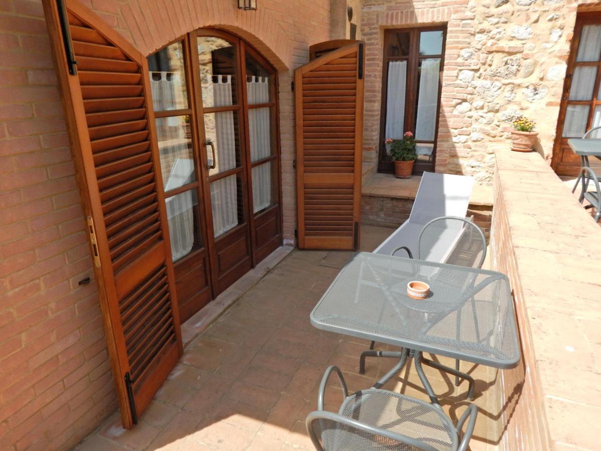 Fullino Nero Rta - Residenza Turistico Alberghiera Siena Exteriör bild