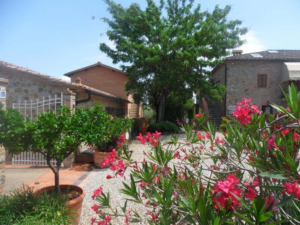 Fullino Nero Rta - Residenza Turistico Alberghiera Siena Exteriör bild