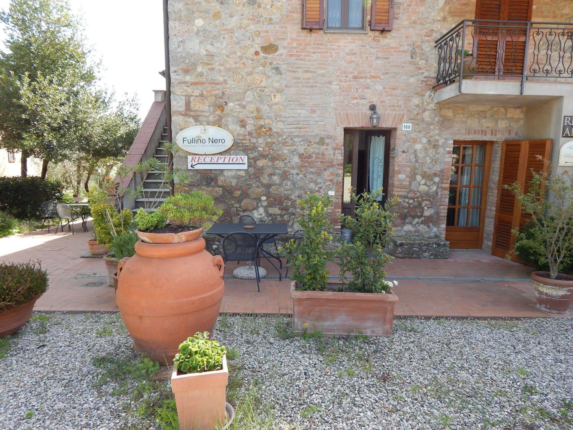 Fullino Nero Rta - Residenza Turistico Alberghiera Siena Exteriör bild