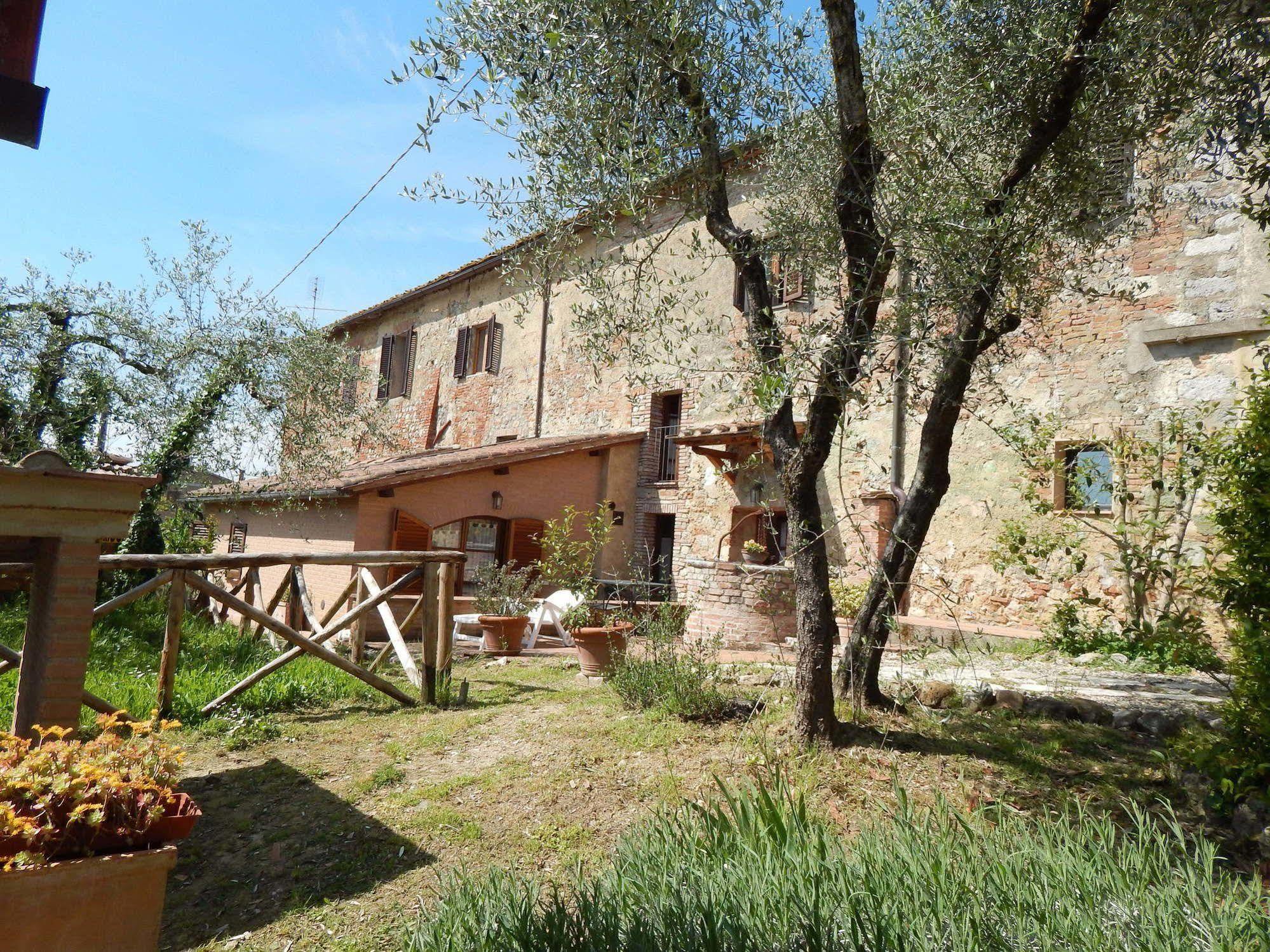 Fullino Nero Rta - Residenza Turistico Alberghiera Siena Exteriör bild