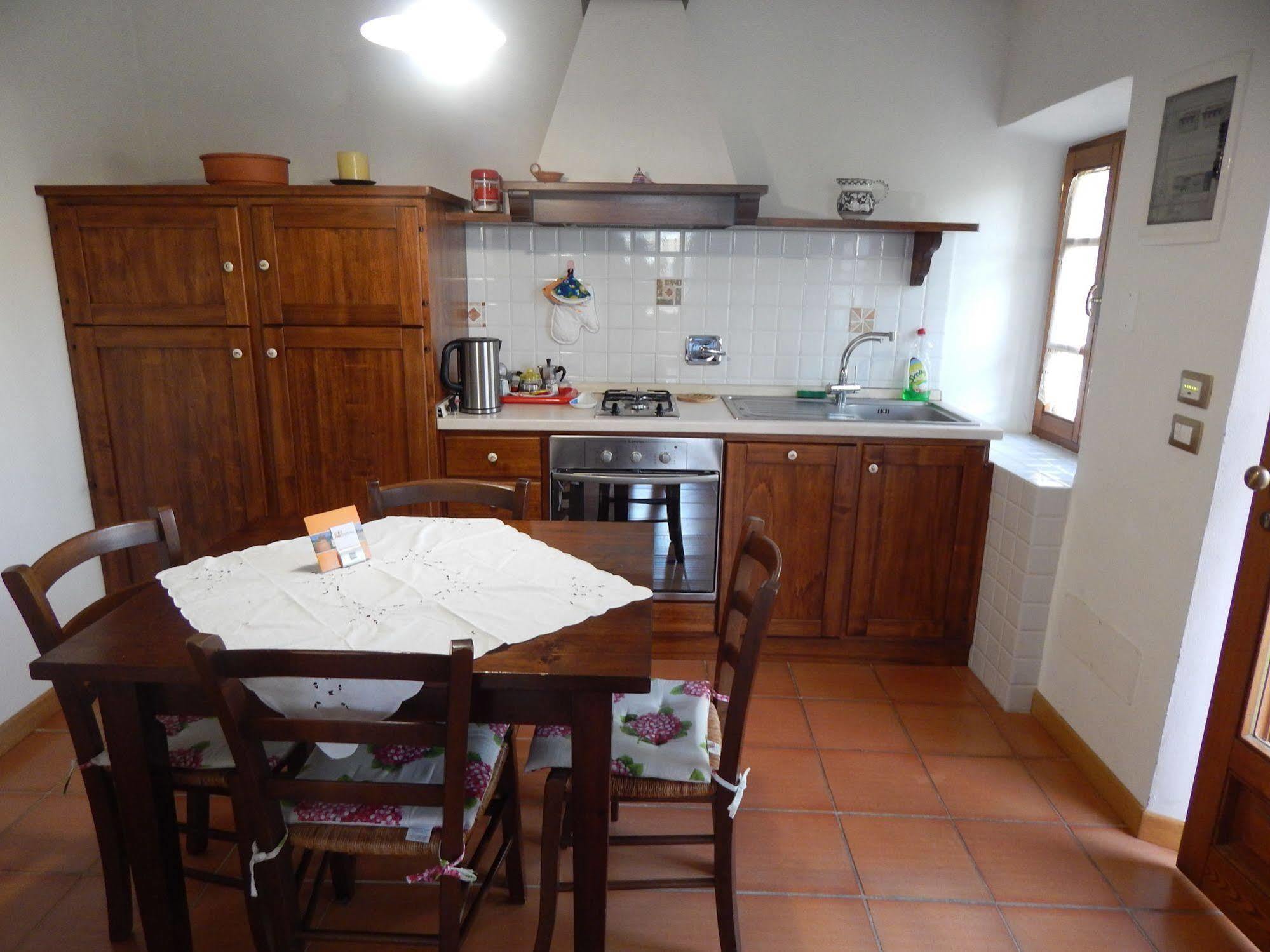Fullino Nero Rta - Residenza Turistico Alberghiera Siena Exteriör bild