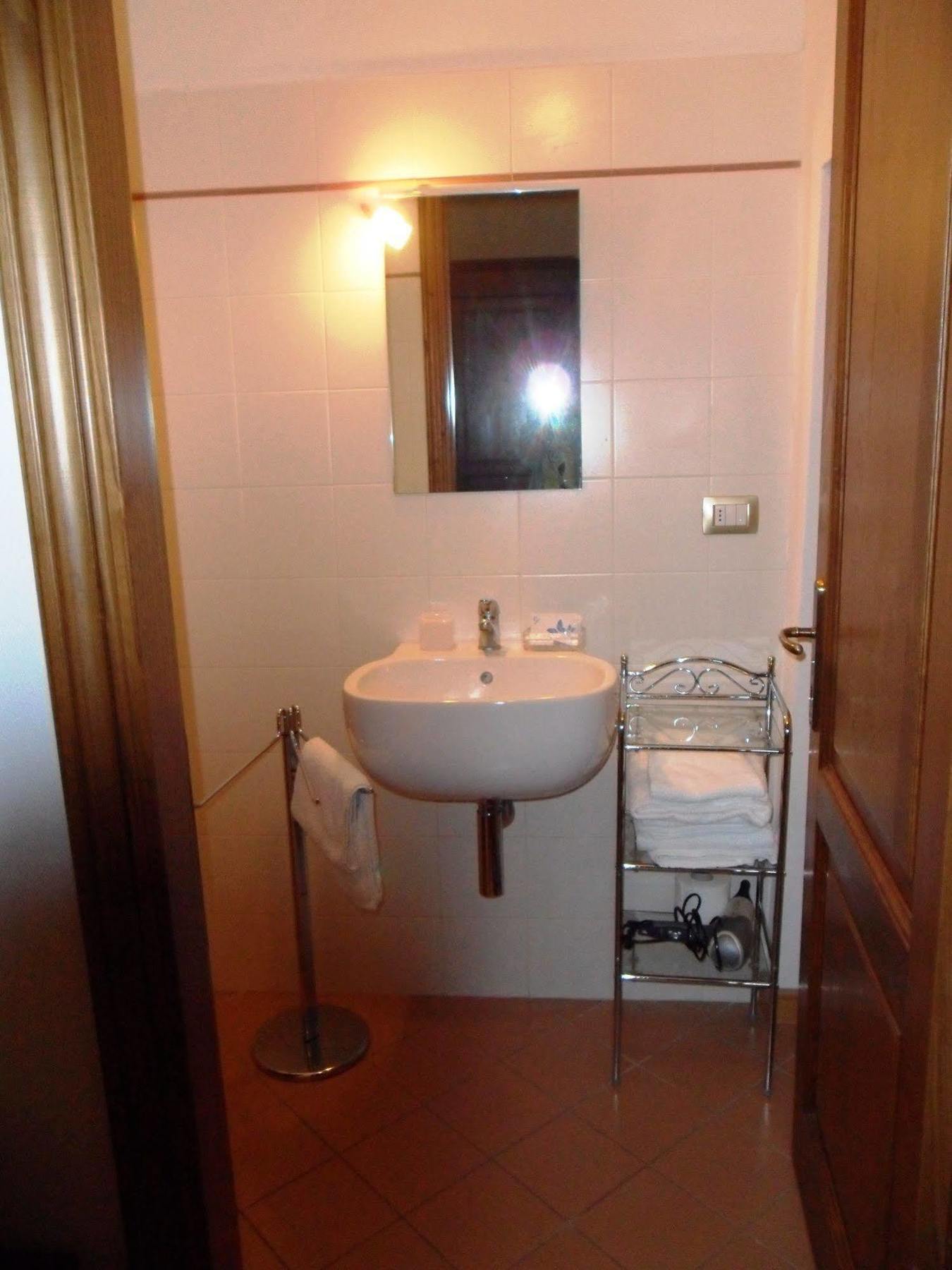 Fullino Nero Rta - Residenza Turistico Alberghiera Siena Exteriör bild