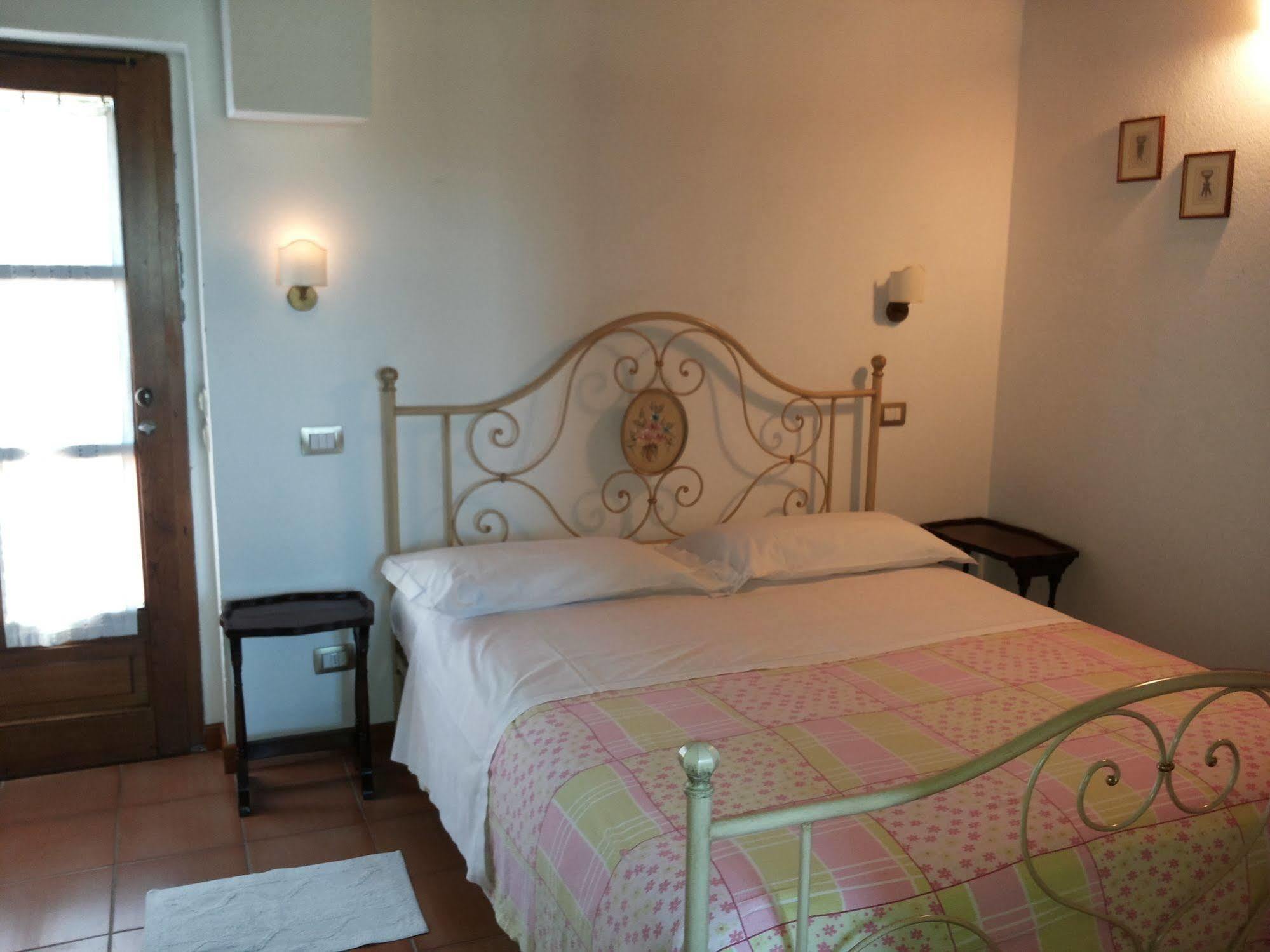 Fullino Nero Rta - Residenza Turistico Alberghiera Siena Exteriör bild